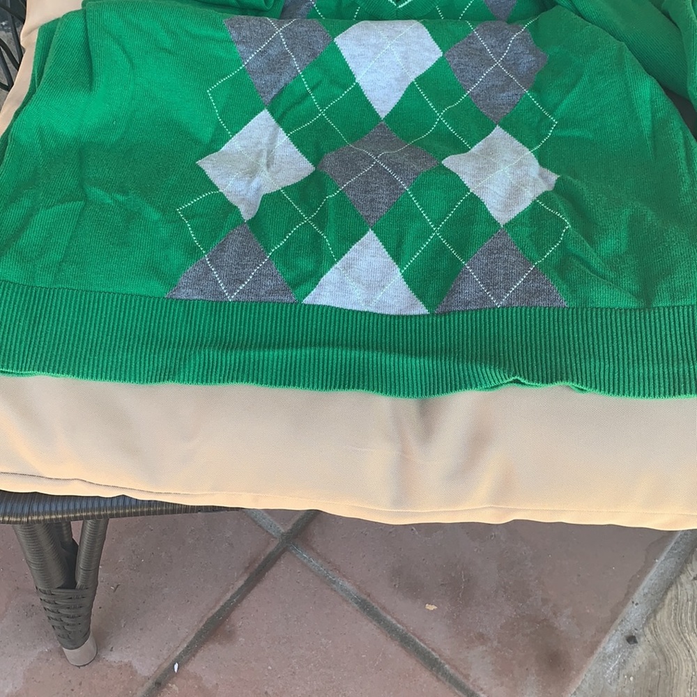 Men’s V-Neck argyle green sweater - Picture 5 of 8